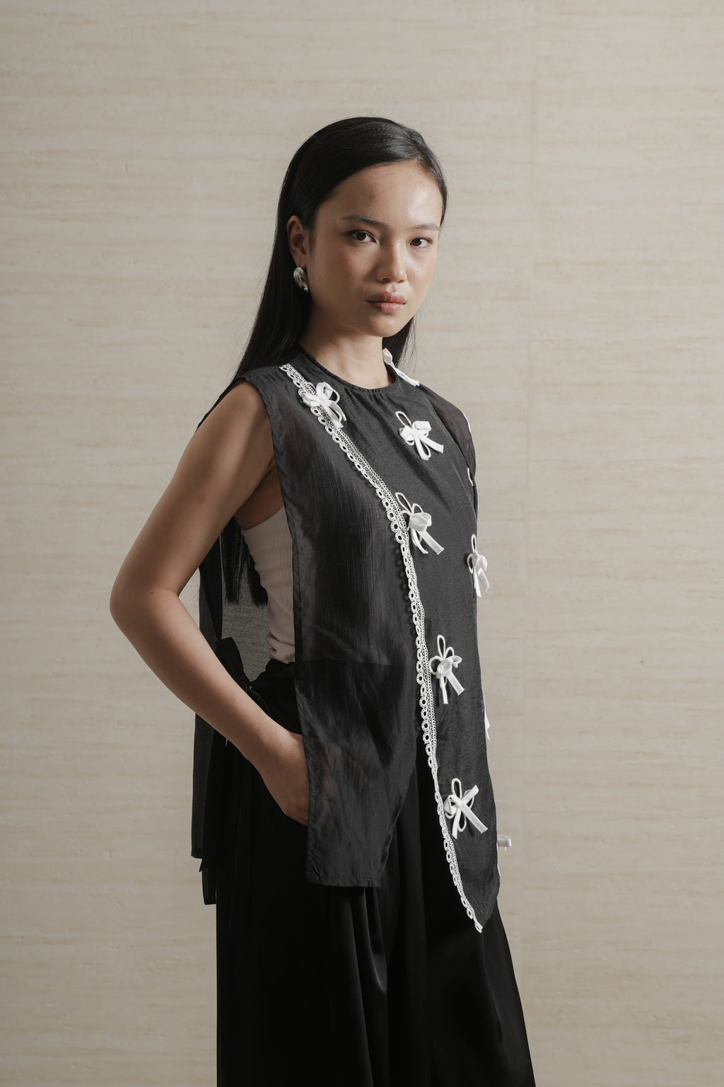Amelie Vest